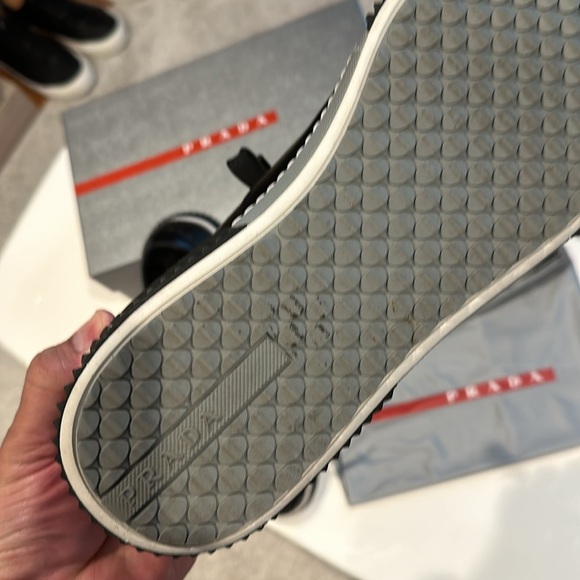 Mens Prada lace up shoe with box and travel bag! - Picture 3 of 3